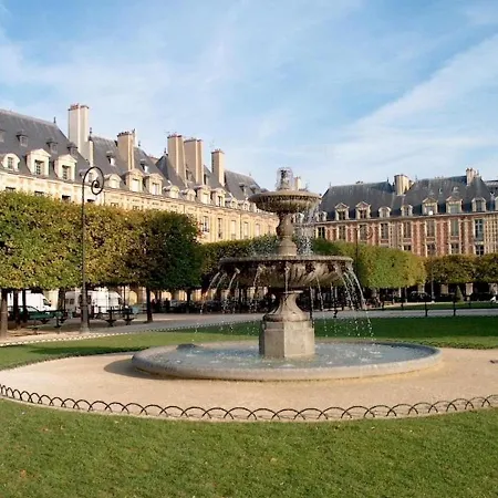 Quiet, Cozy, Design In Paris