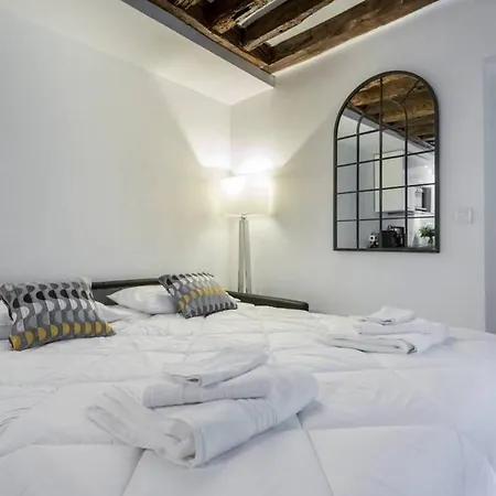 Quiet, Cozy, Design In Διαμέρισμα