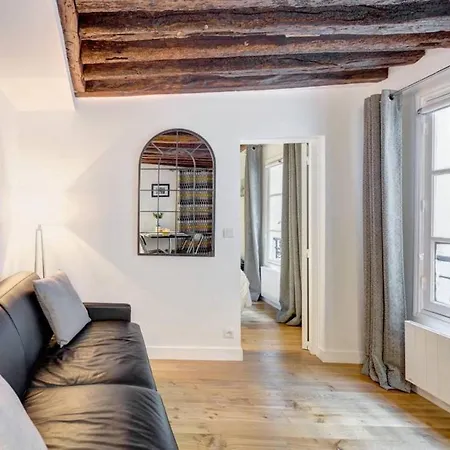 Quiet, Cozy, Design In Daire Paris