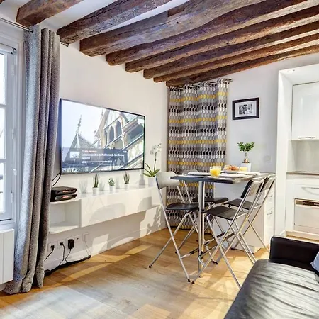 Quiet, Cozy, Design In *